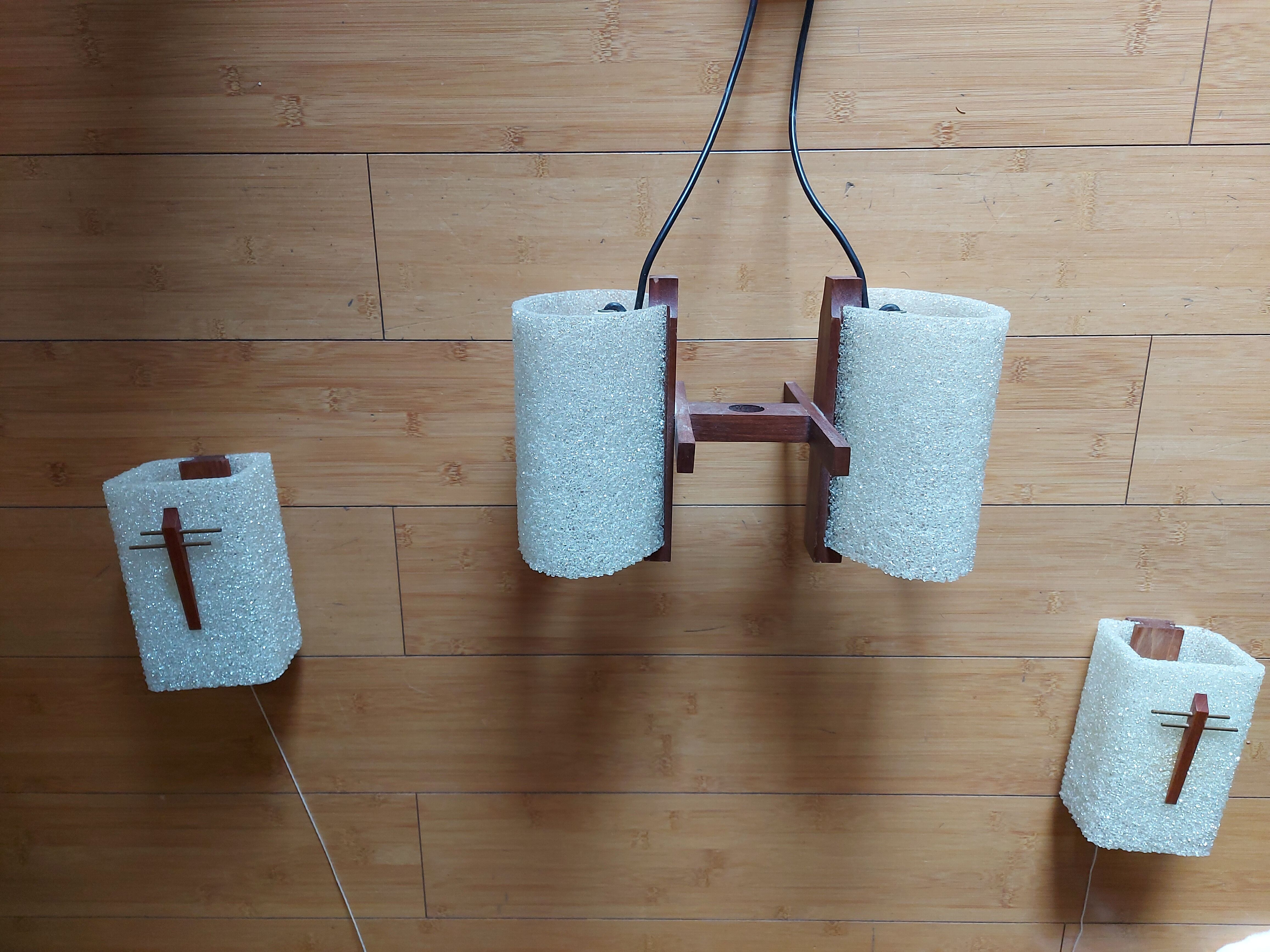 Scandinavian suspension with its two wall light