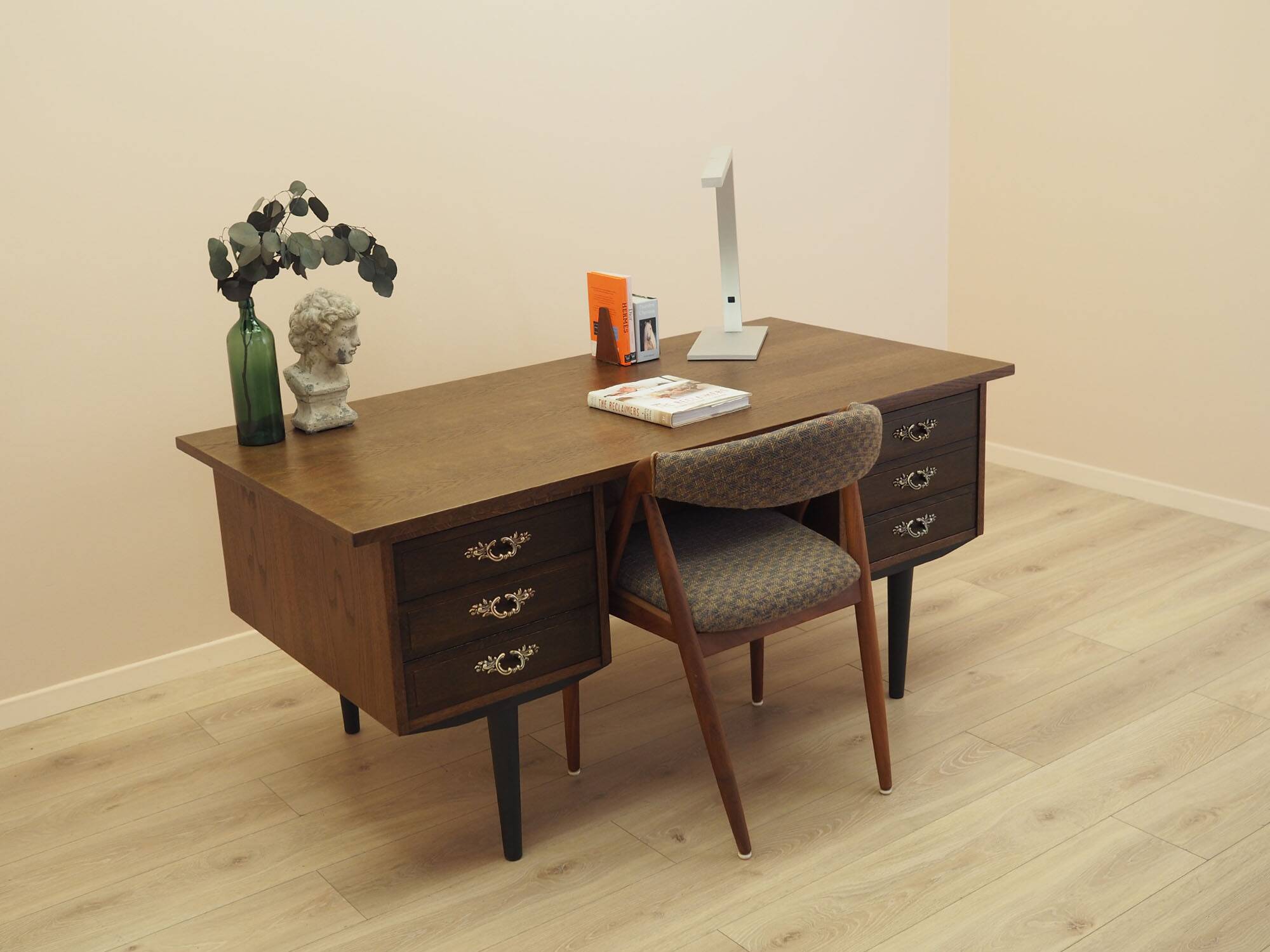 Bureau en noyer danois avec tiroirs, années 1960