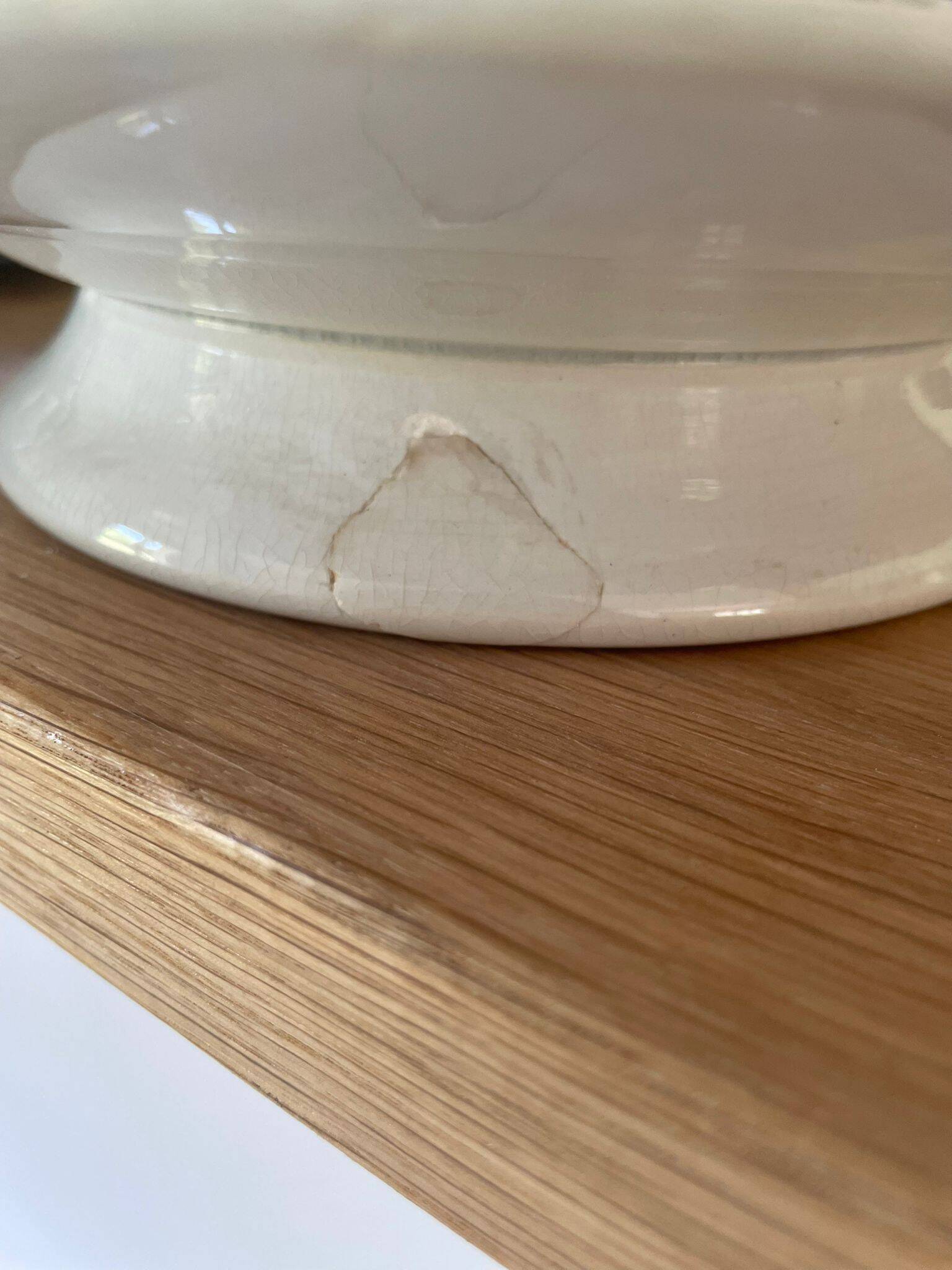 Old presentation dish, Saint Amand