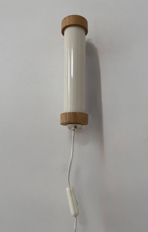 Applique vintage orientable, métal laqué blanc et pin, Suède, 1980