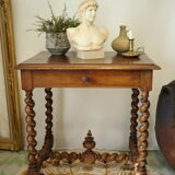 Table d'appoint, console style Louis XIII en noyer