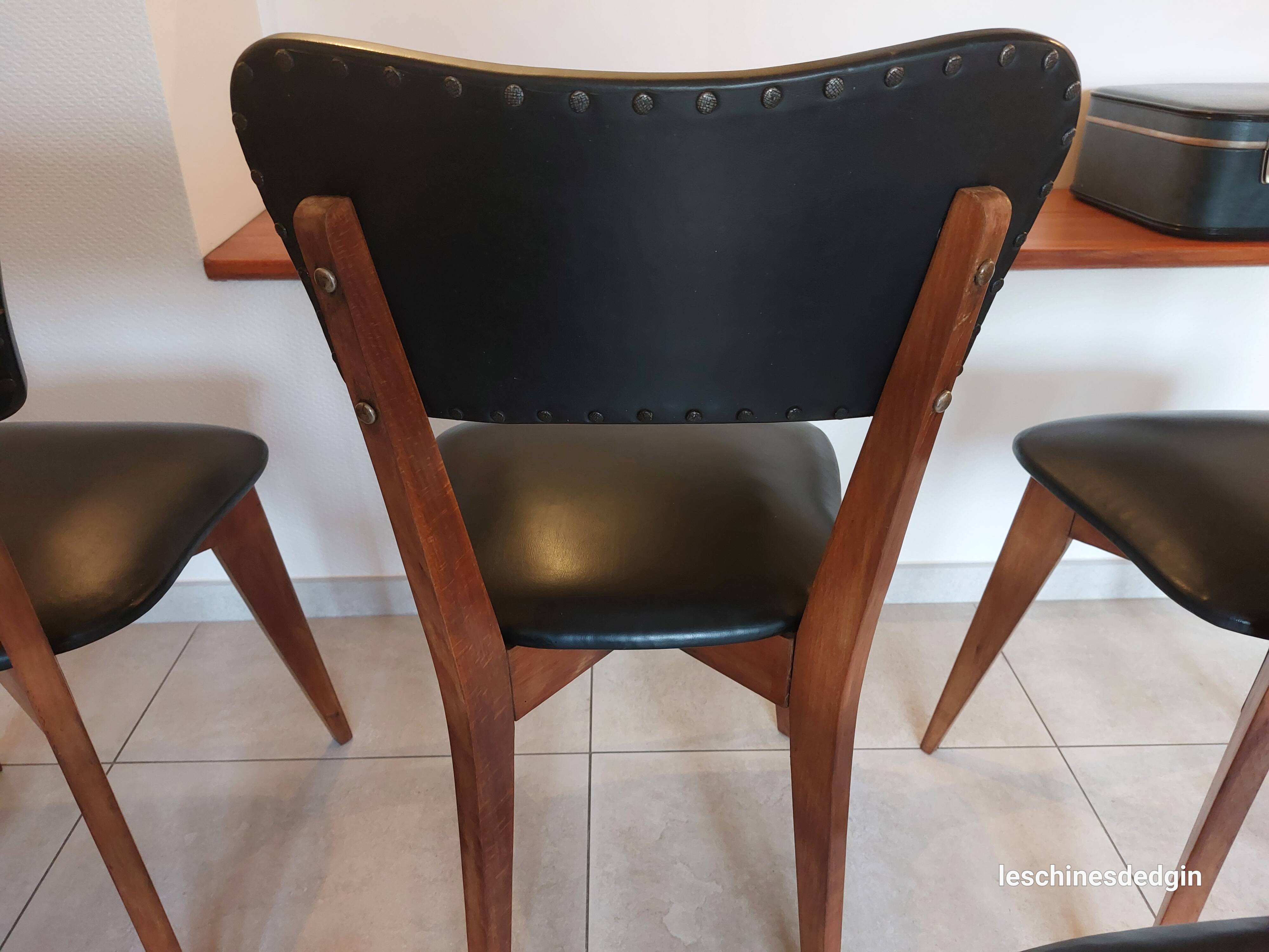 5 chairs in wood and black faux leather, Scandinavian style
