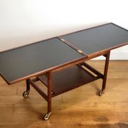 Trolley danois extensible par Kurt Østervig pour Jason Møbler en palissandre.