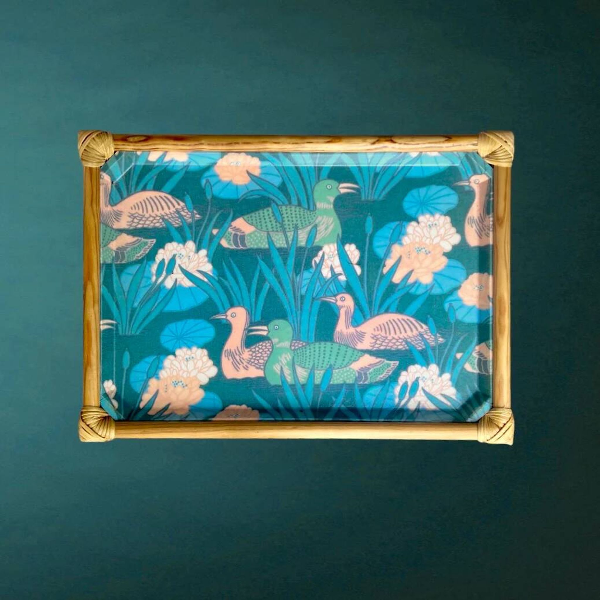 Ancient fibreglass plateau – Bamboo and rattan frame – Bird decor