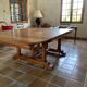 Table ancienne en noyer massif