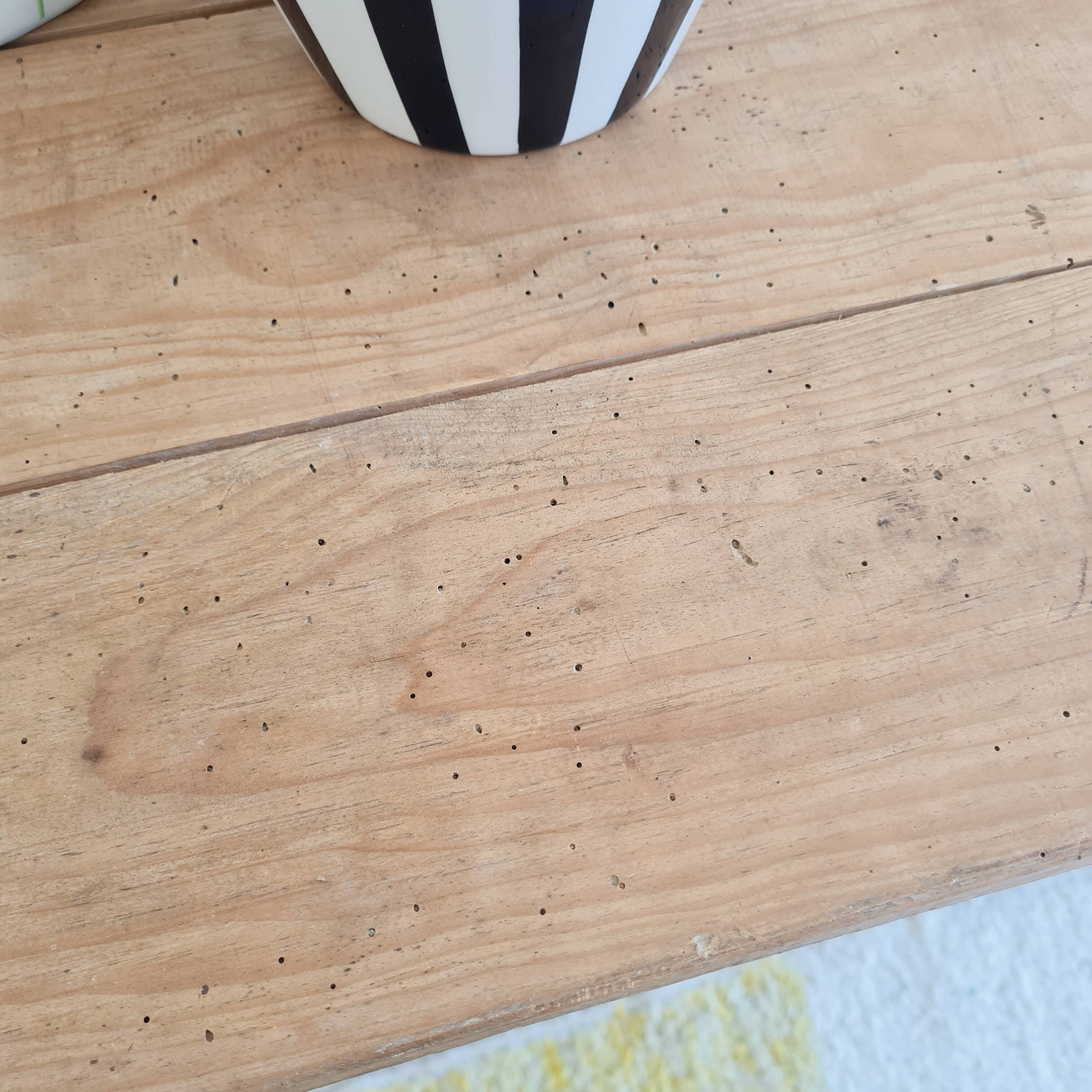 Antique farmhouse table - 2 drawers