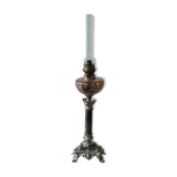 Lampe à pétrole fin xixème siècle montée sur colonne corinthienne.