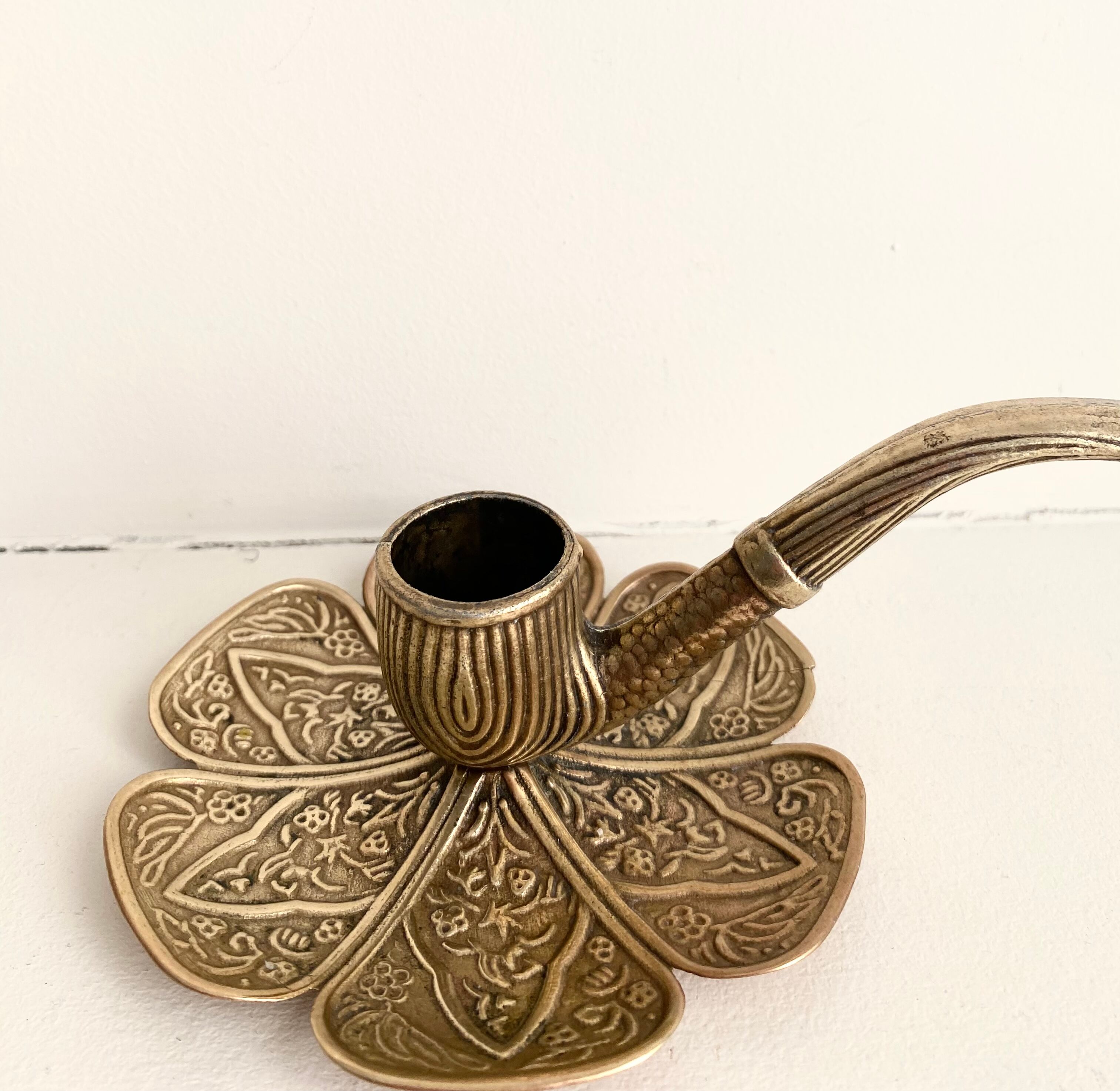 Brass candle holder with handle