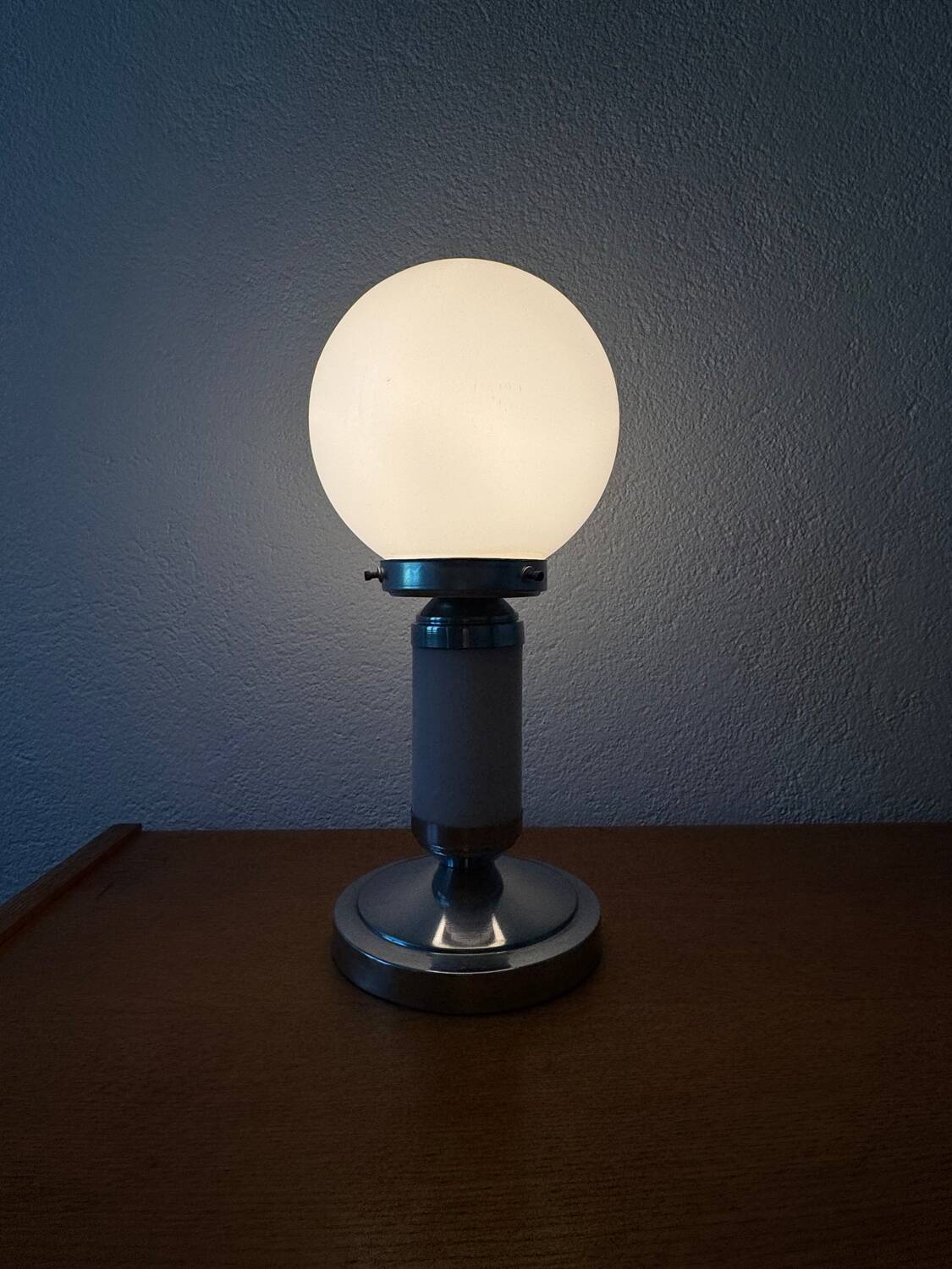 Small Art Deco Bauhaus opaline lamp