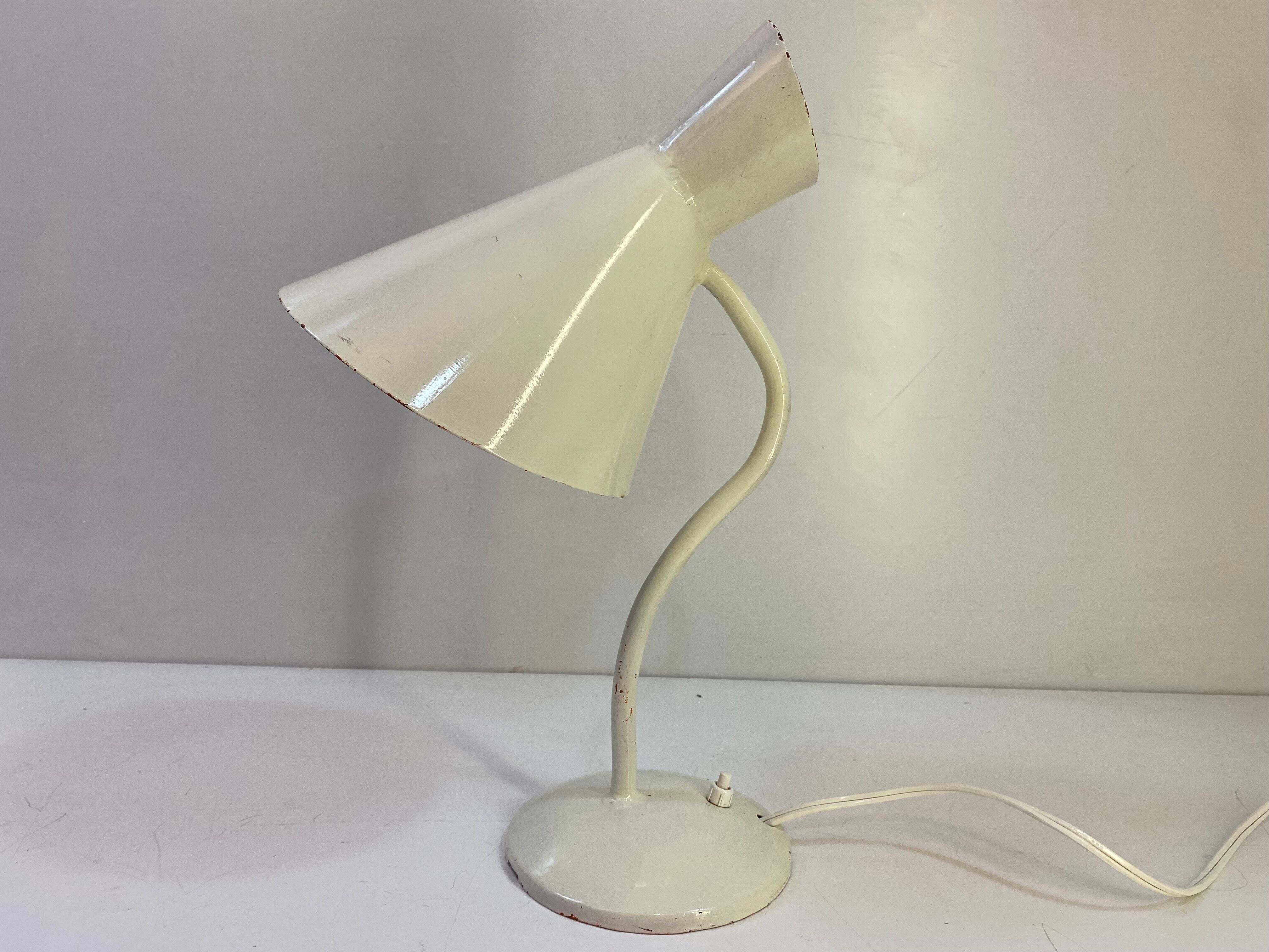 Lampe a poser cocotte bauhaus 1950