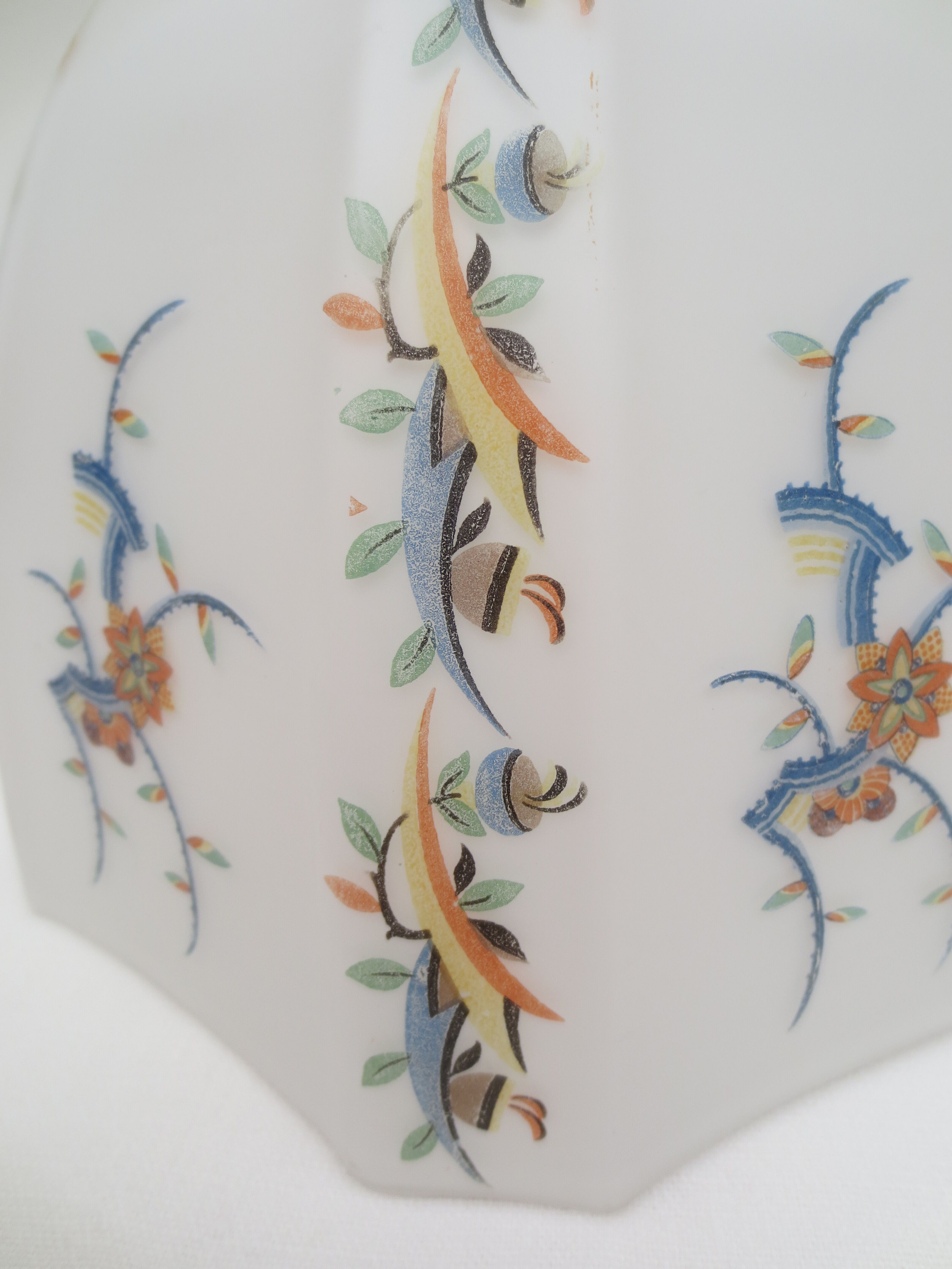 Old wall lamp 45° and its tulip lampshade decorated with flowers