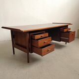 Rosewood Executive Desk by Arne Vodder, Model 207 – Scandinavian Modern Ico