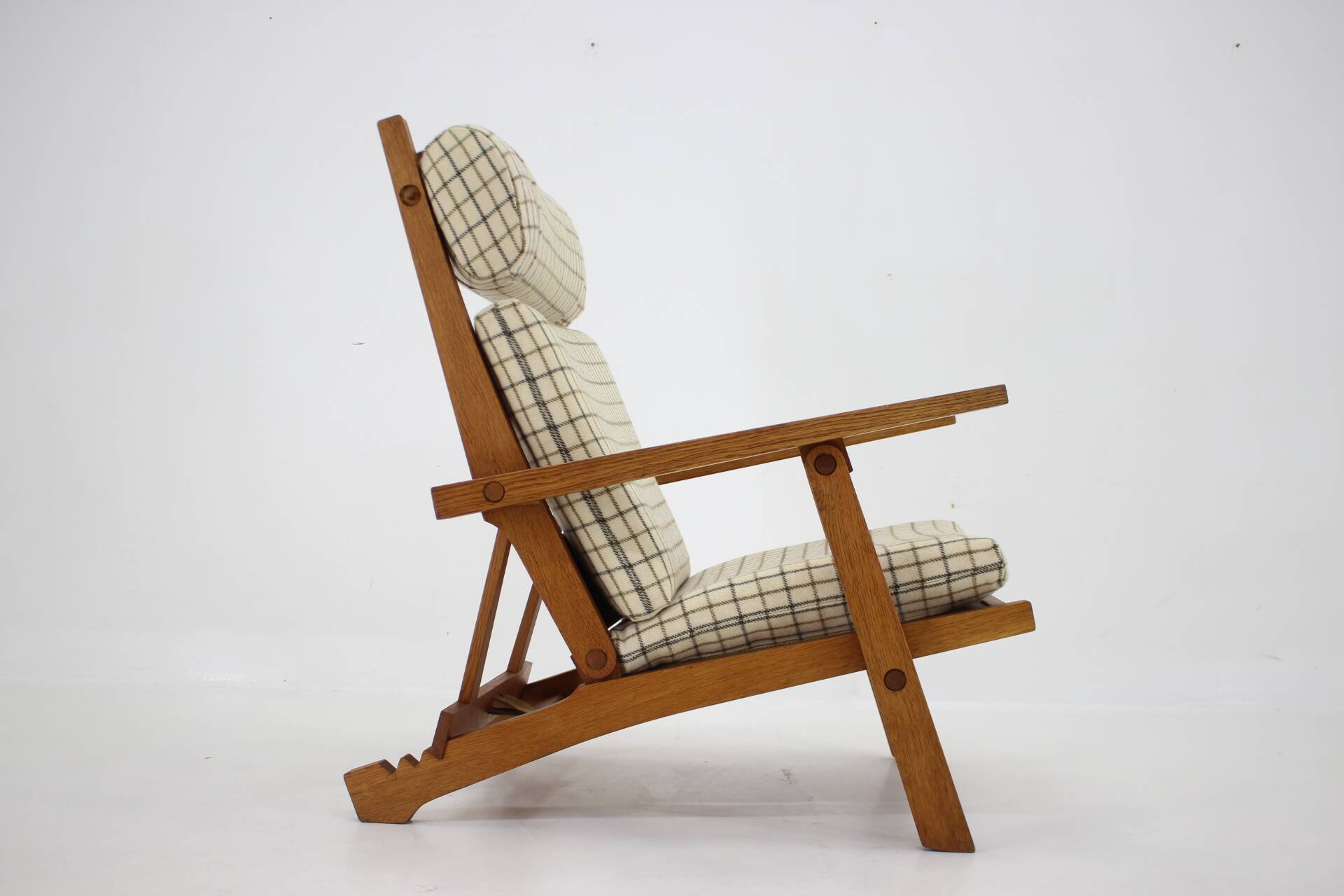 Hans J. Wegner Oak Reclining Lounge Chair Model AP71, Denmark 1968