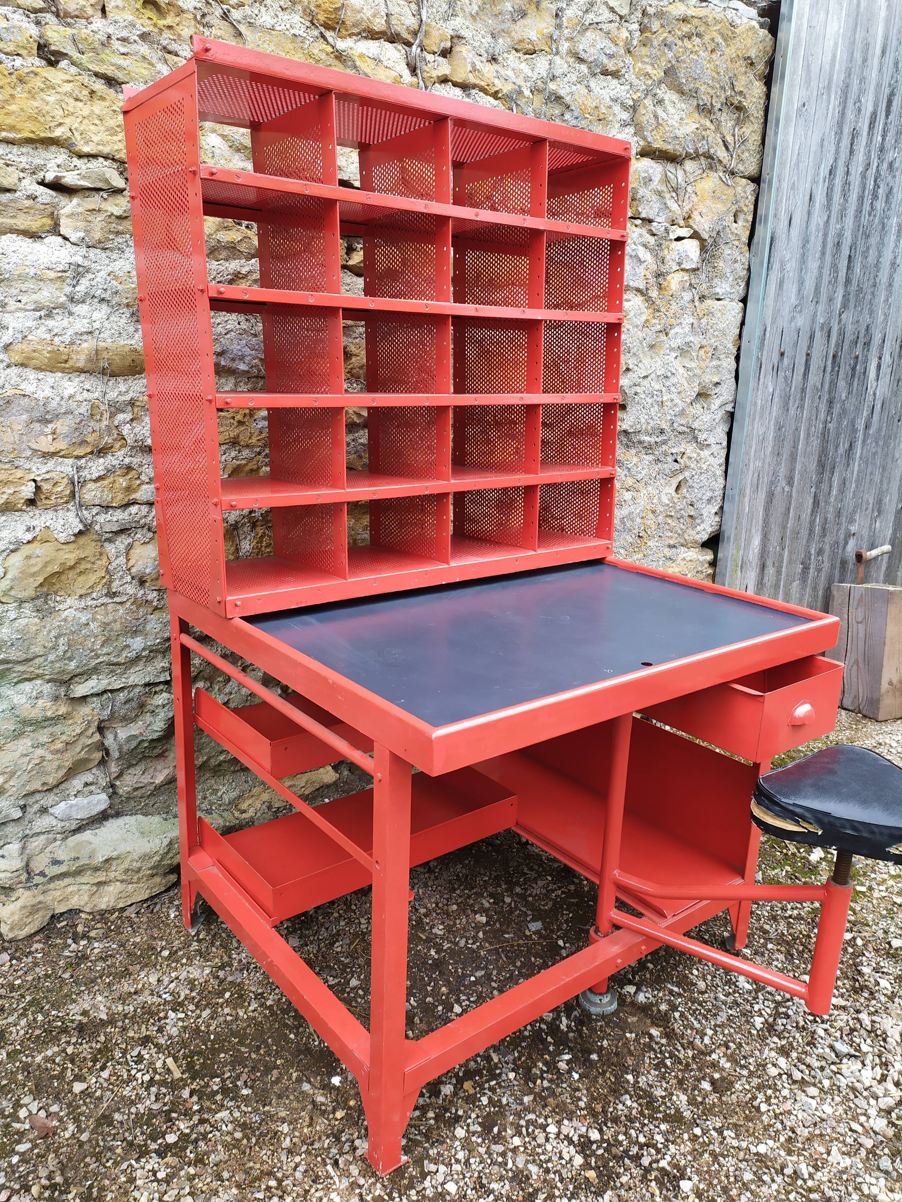 Postal sorting office