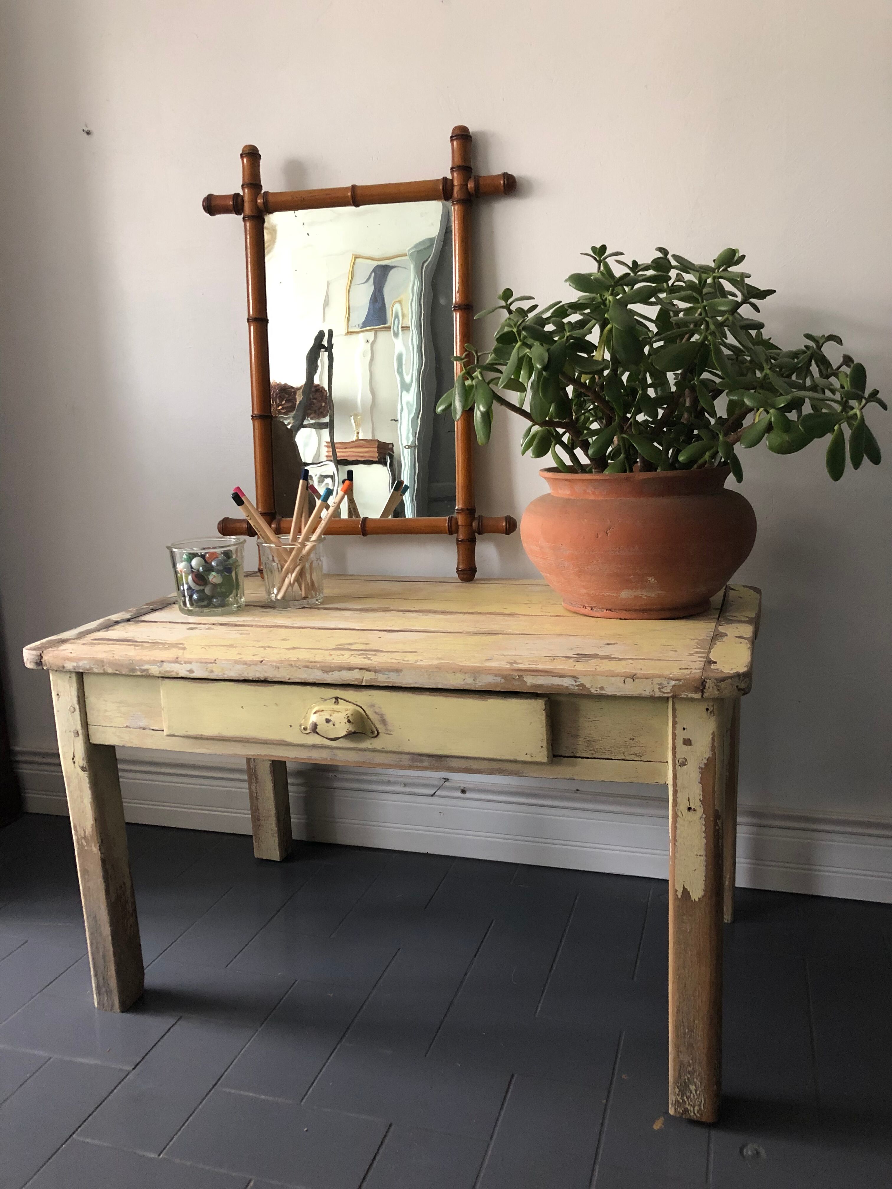 Farm coffee table, countryside.