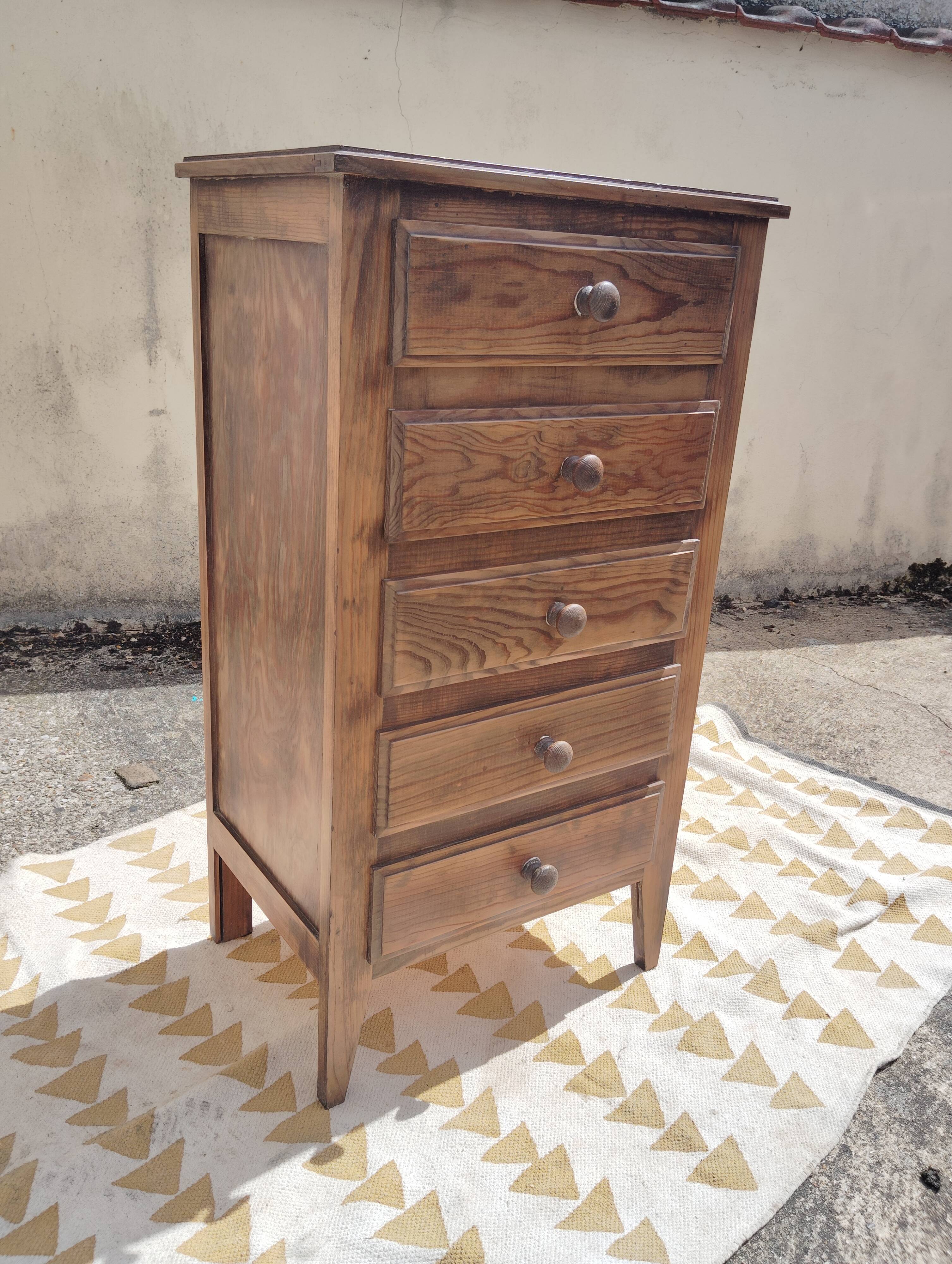 Commode/chest of drawers with tapered legs