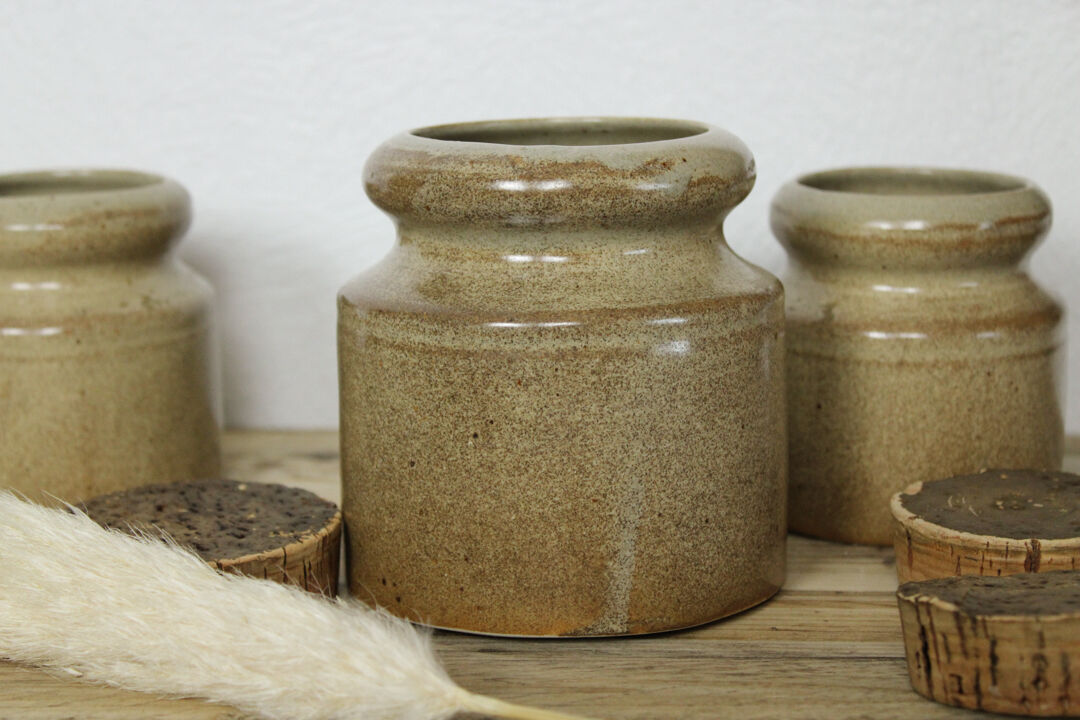 Set of 3 sandstone pots