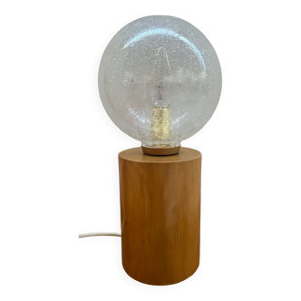 Lampe à poser cylindrique en bois globe verre