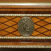 Bureau Plat Restauré Louis XVI Orné d'Ormolu Fin XIXe Siècle