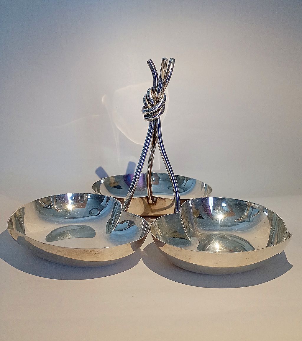 Sterling Silver (925) 3 Water Lily Leaves Centrepiece 422 grams