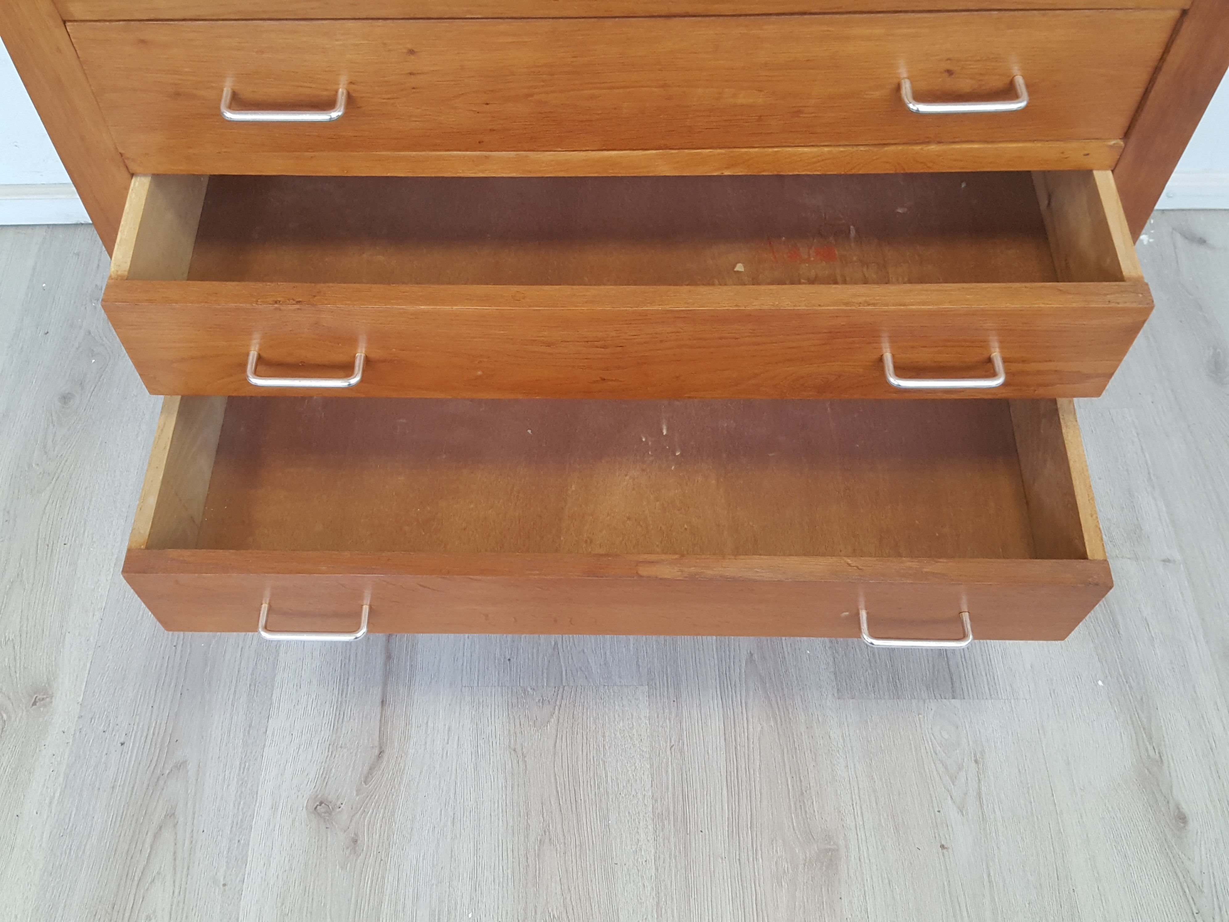 Vintage chest of drawers