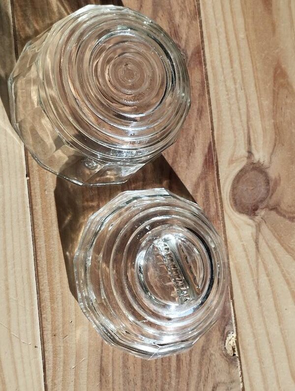 Bonbonnière en verre teinté vert très pâle – Teinte délicate vintage