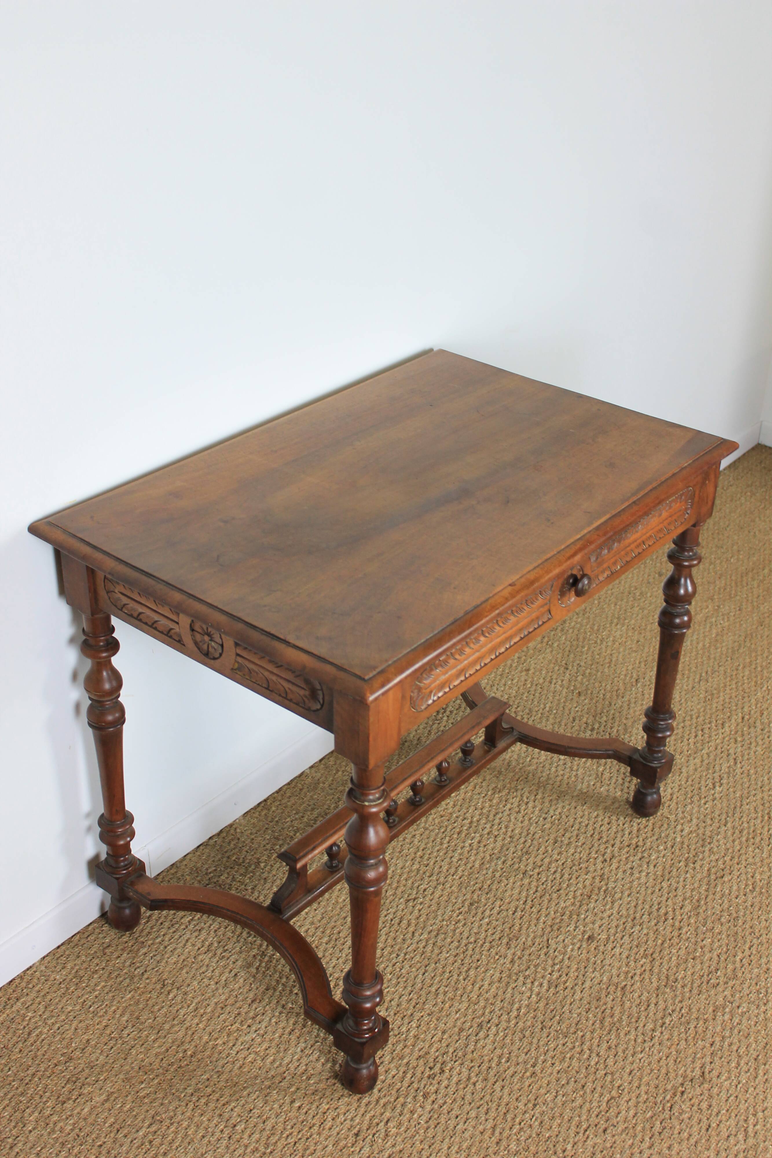 Renaissance desk table