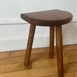 Half-moon tripod stool