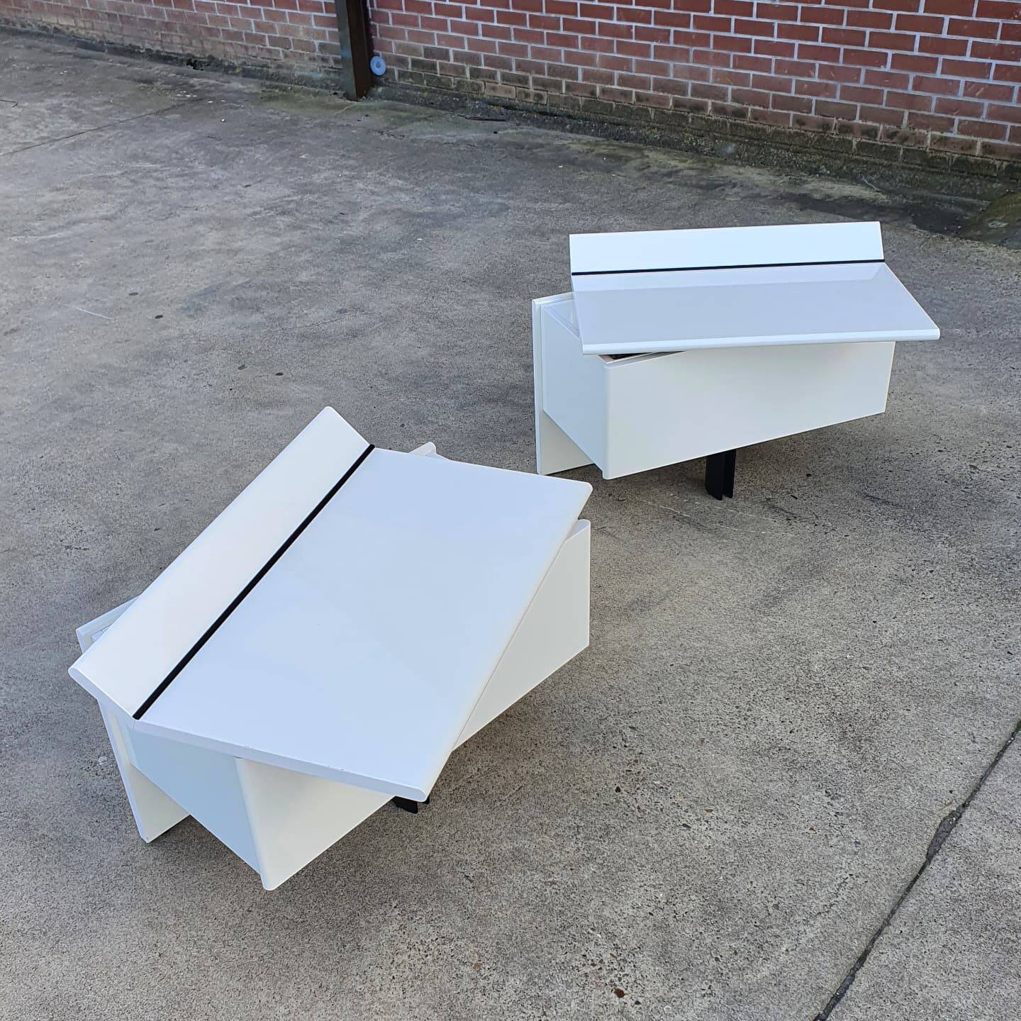 2 B&B Italia bedside tables / night stands