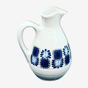Carafe en grès émaillée avec un joli motif de fleurs bleues vintage et design 1970