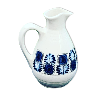 Carafe en grès émaillée avec un joli motif de fleurs bleues vintage et design 1970