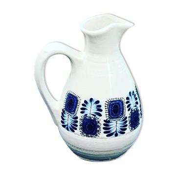 Enamelled sandstone carafe with a nice pattern of vintage blue flowers and 1970 design