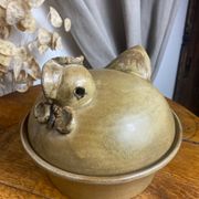 Art Ceramic stoneware dish with lid in the shape of a hen