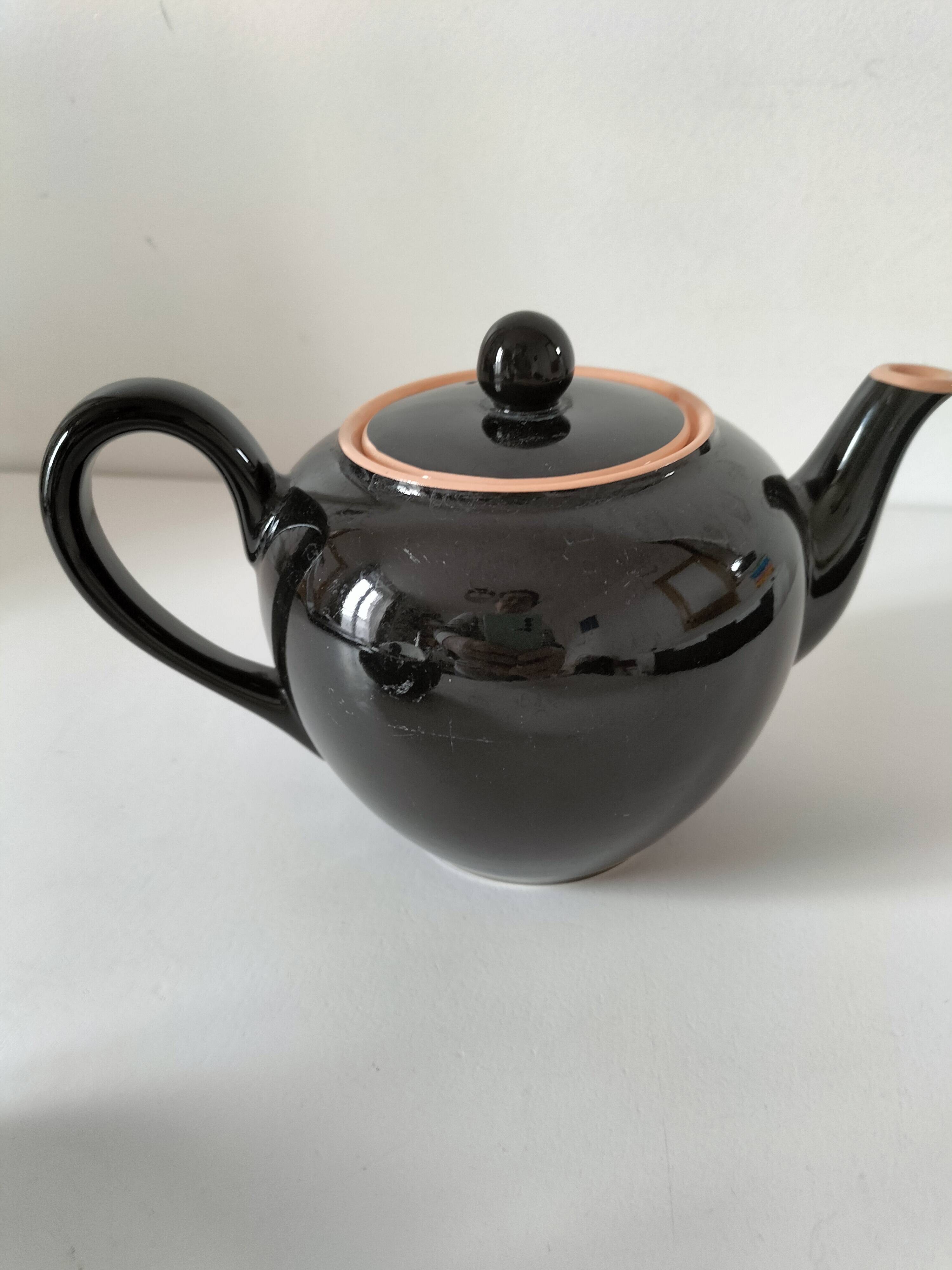 Teapot and sugar bowl Villeroy & Boch model Biarritz glossy black