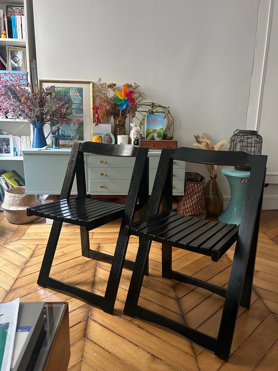 Set of 2 folding chairs in the style of Aldo Jacober.