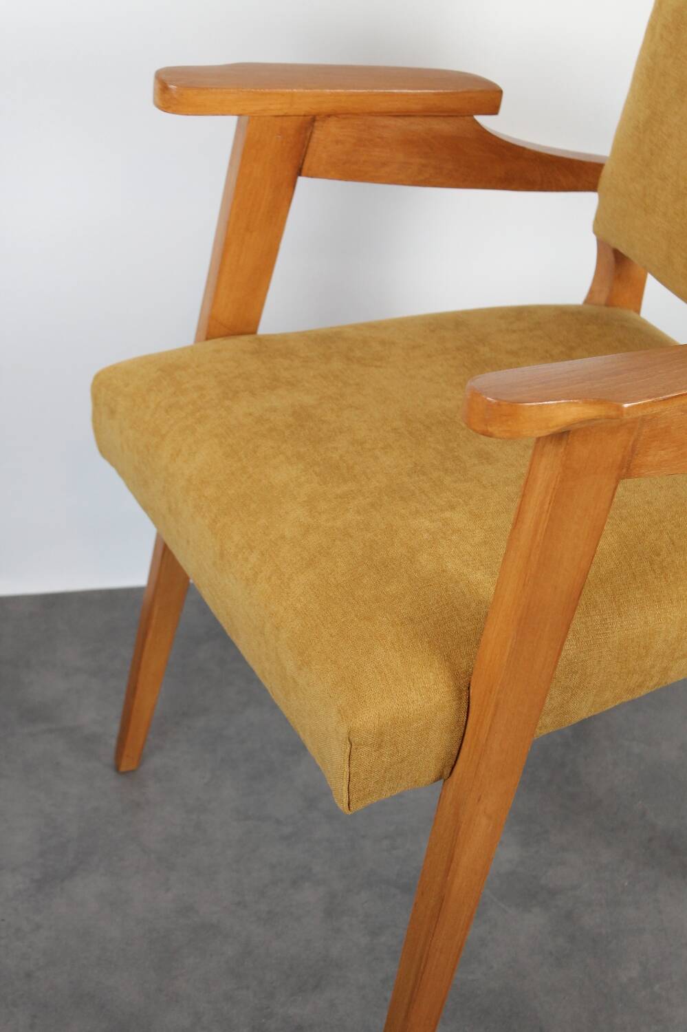 Fauteuil scandinave vintage velours jaune