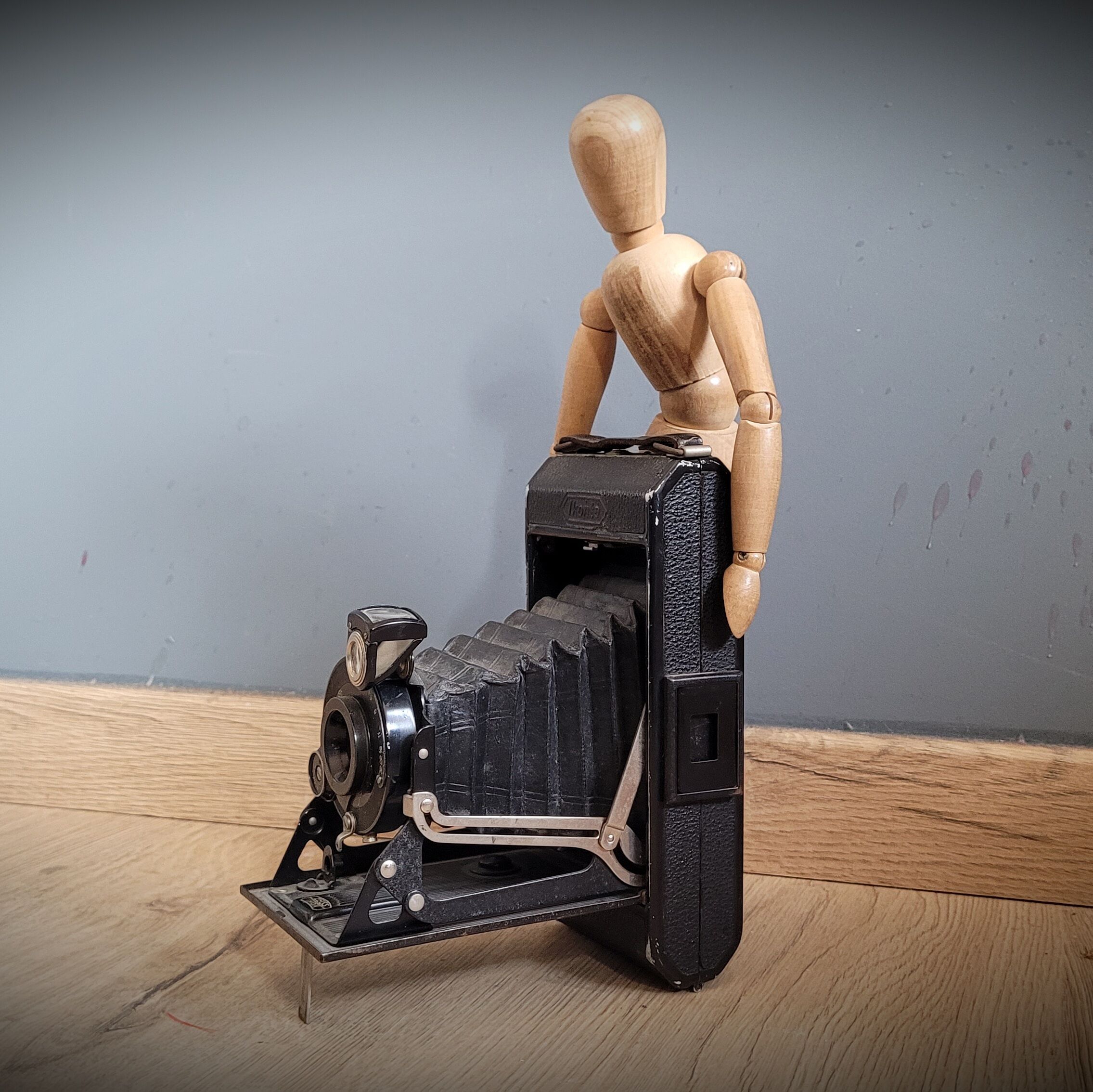 Zeis Ikonta bellows camera