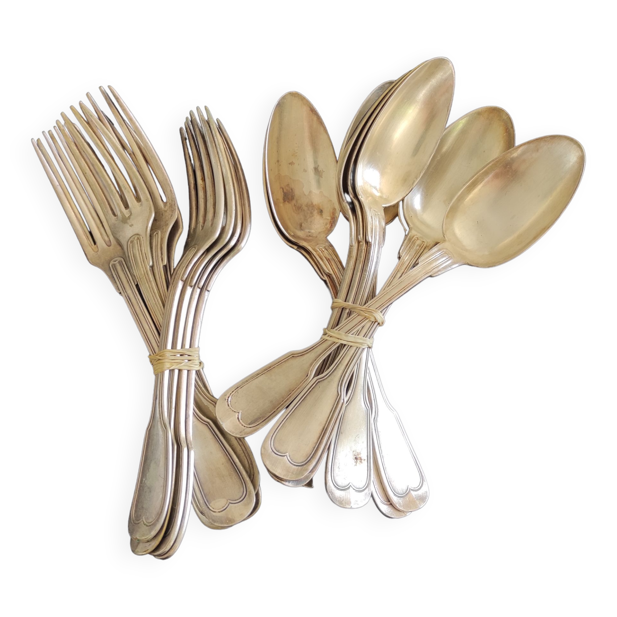 9 antique forks and 9 spoons grade 84 with classic décor