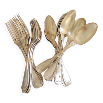 9 antique forks and 9 spoons grade 84 with classic décor