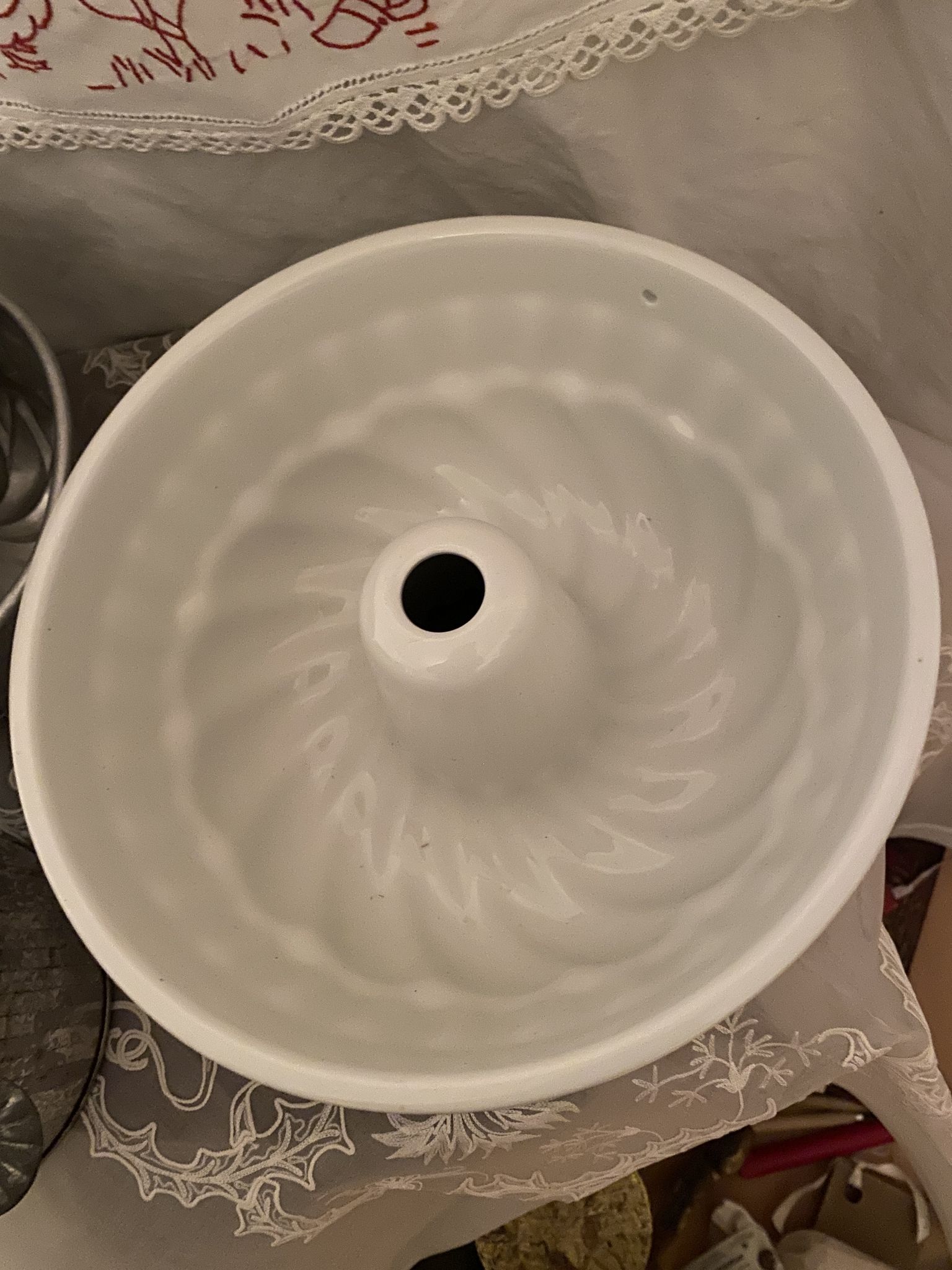 White porcelain kouglof mold