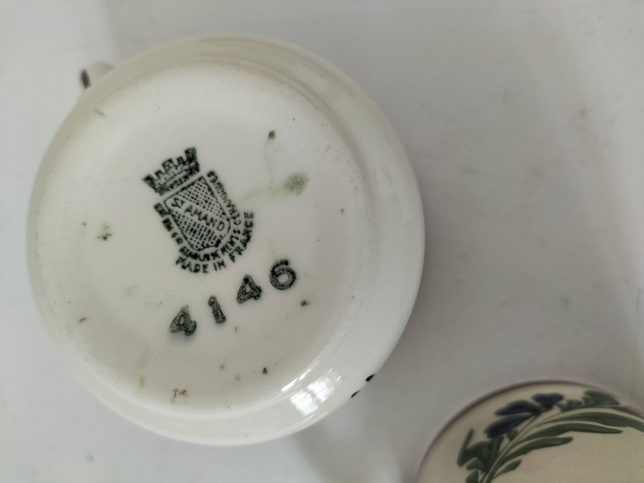 Pair of antique Saint-Amand cups – Floral decoration 4146 (1930s–50s)
