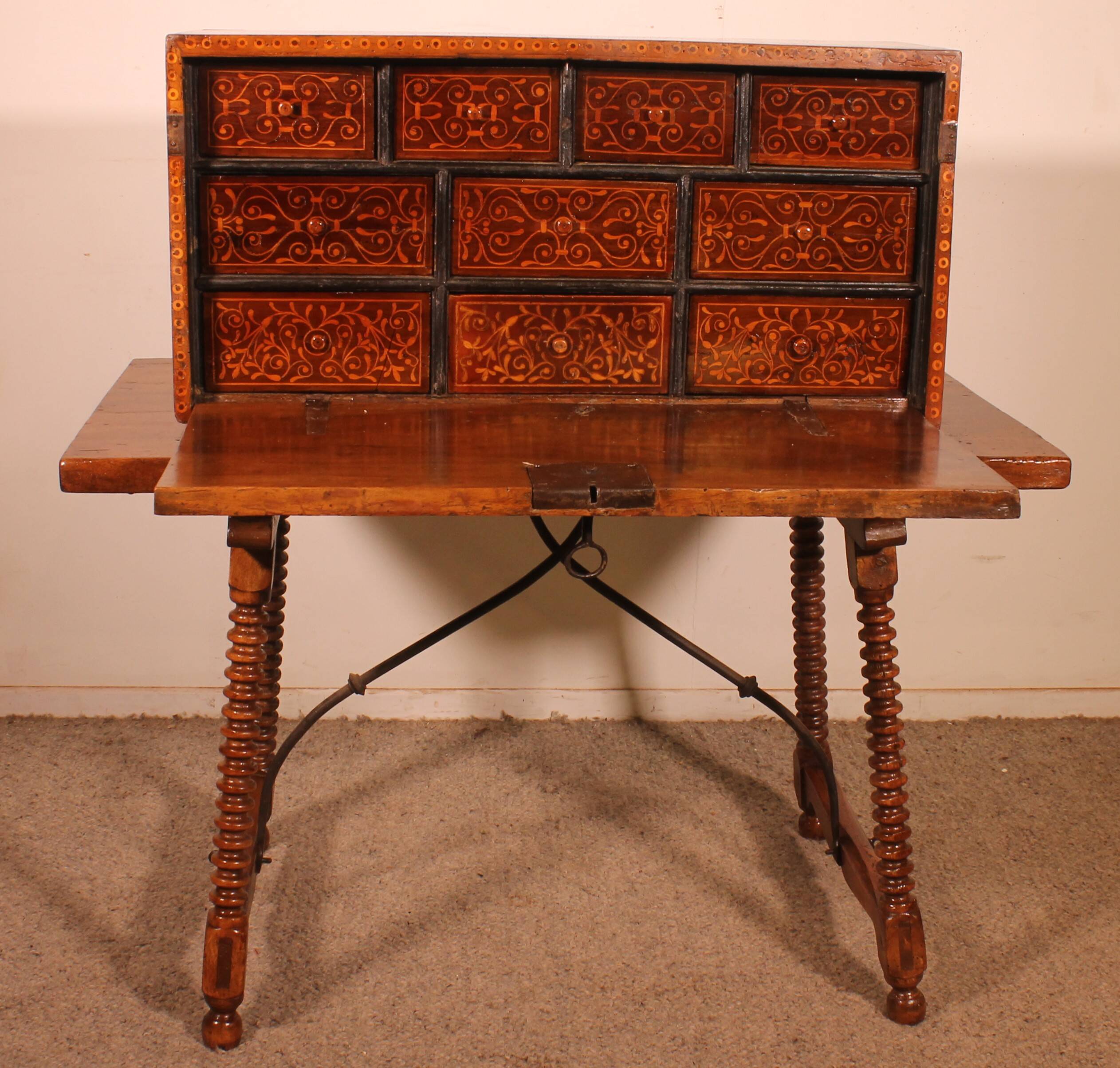 Renaissance Bargueno in Walnut and Fruitwood Marquetry - 16th Century