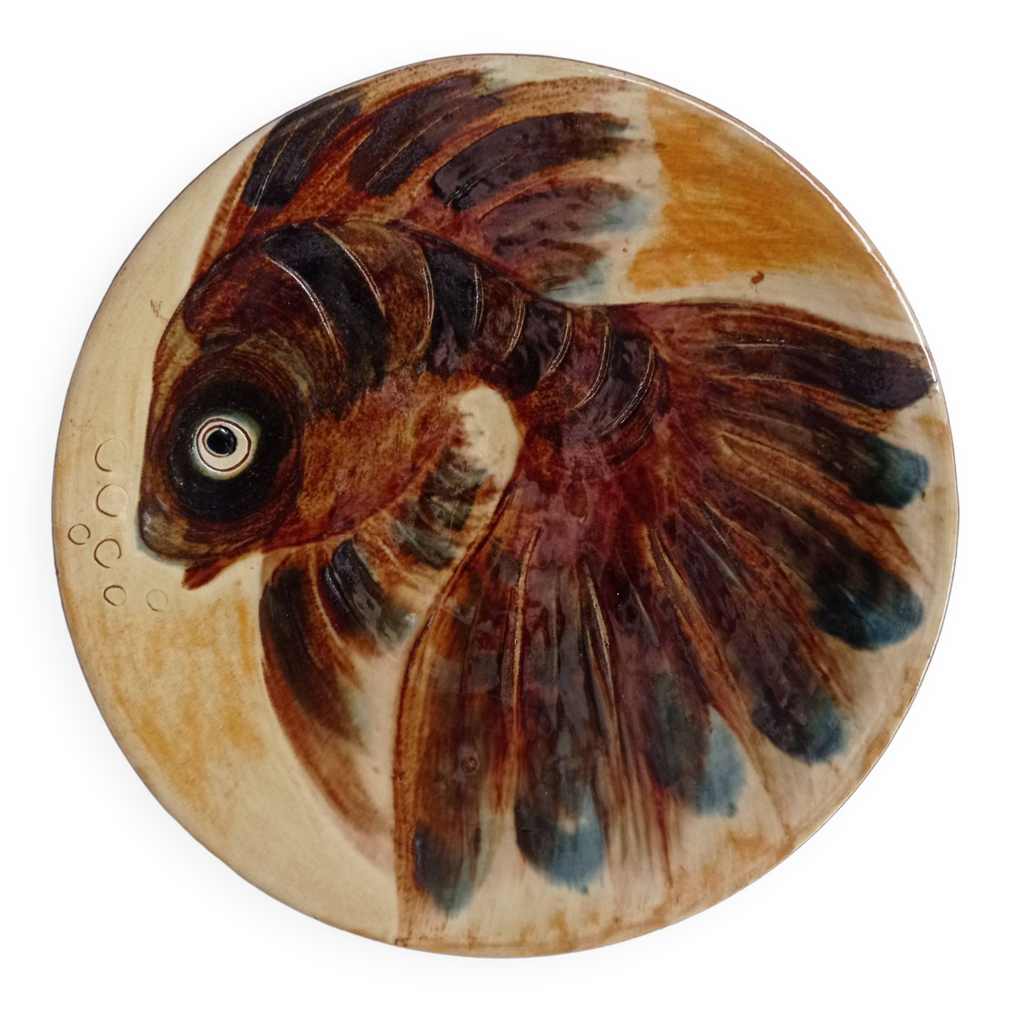 Dish decorated with fish Puigdemont 1960