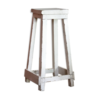 White barstool