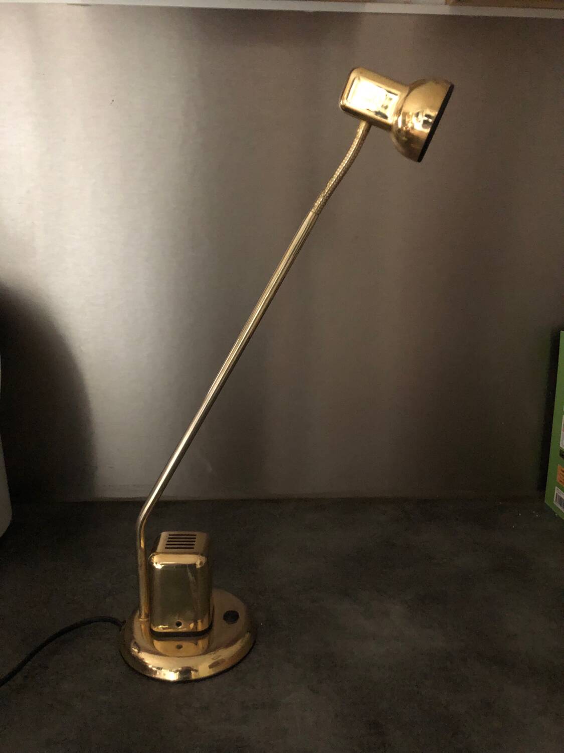 Gold metal lamp Design Vrieland