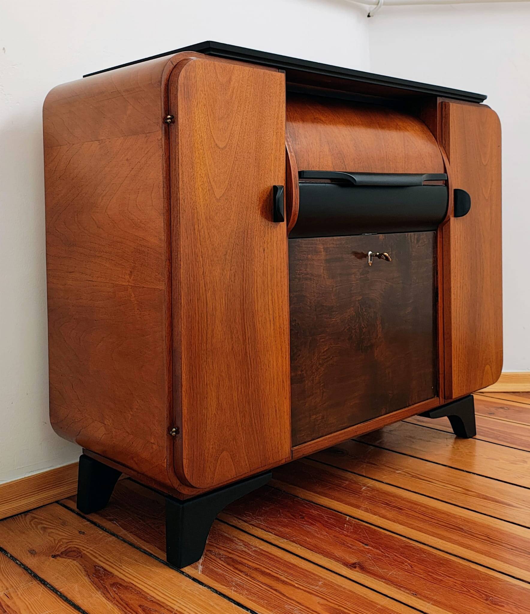 Meuble par J. Halabala pour Up Závody, 1930