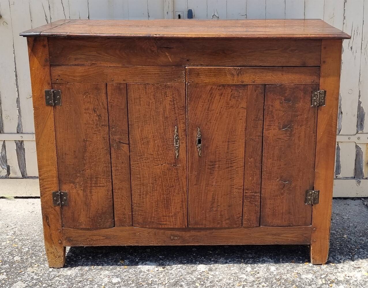 Low sideboard, country sideboard, rustic, solid oak, mid 19th century.