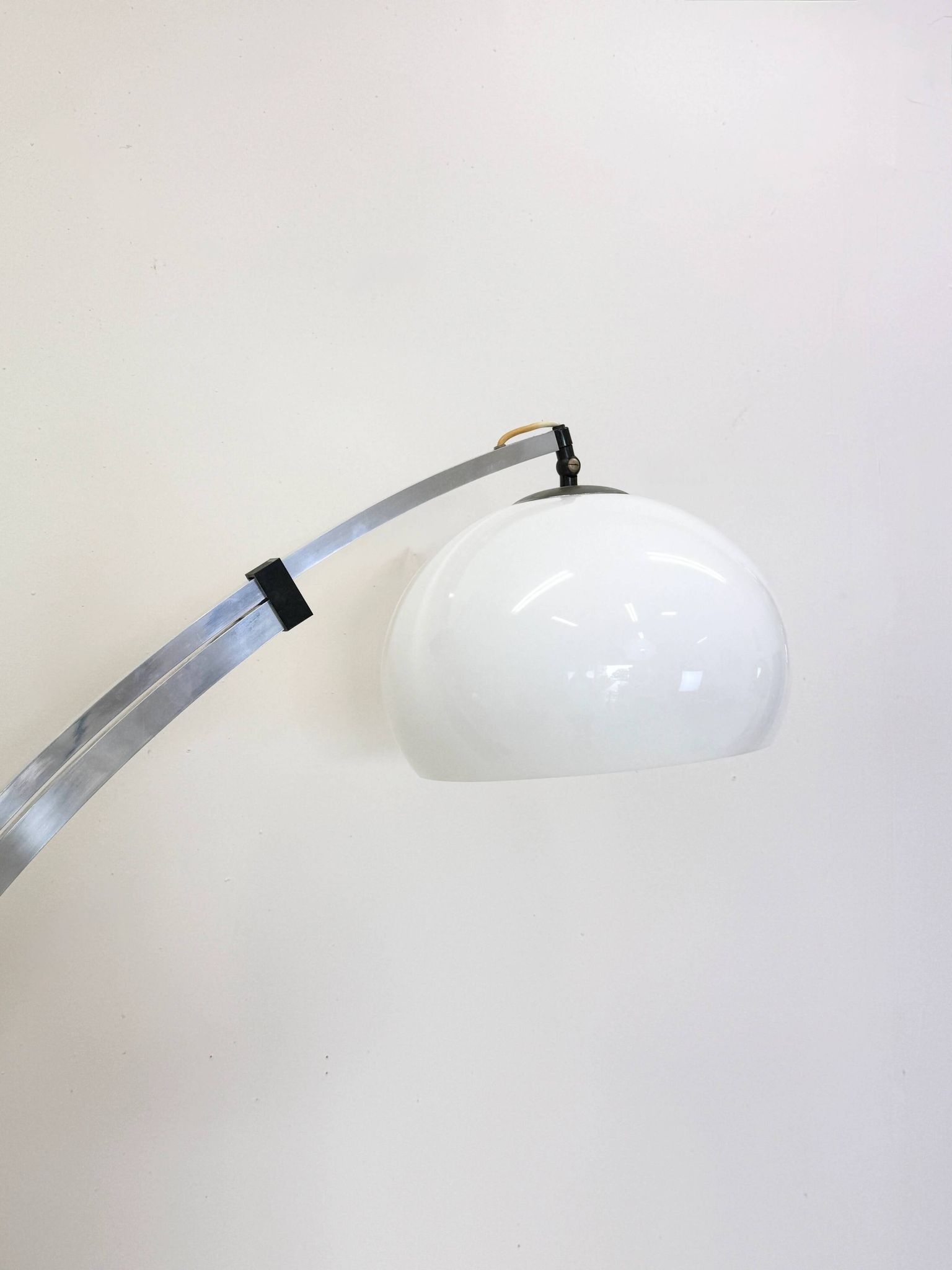 Lampadaire "arc" télescopique — Guzzini, Italie, 1970s