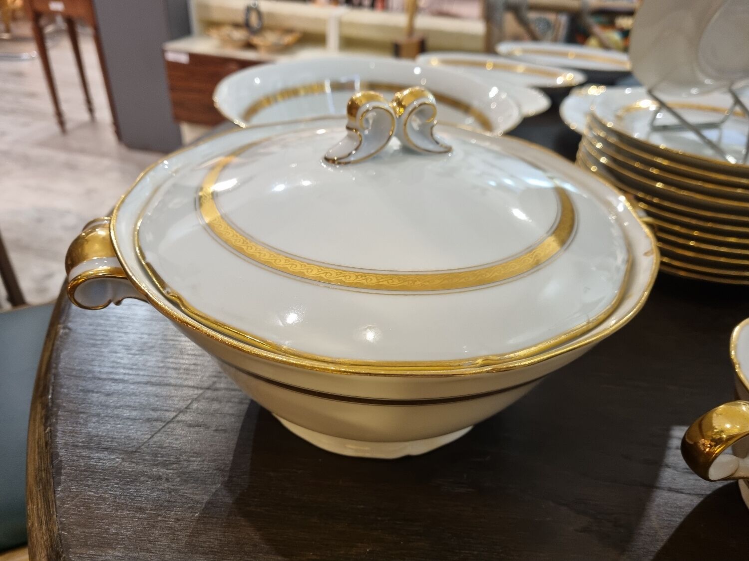 UM Limoges table service, Art Deco gold thread porcelain 80 pieces