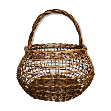Panier ajouré en jonc de saule
